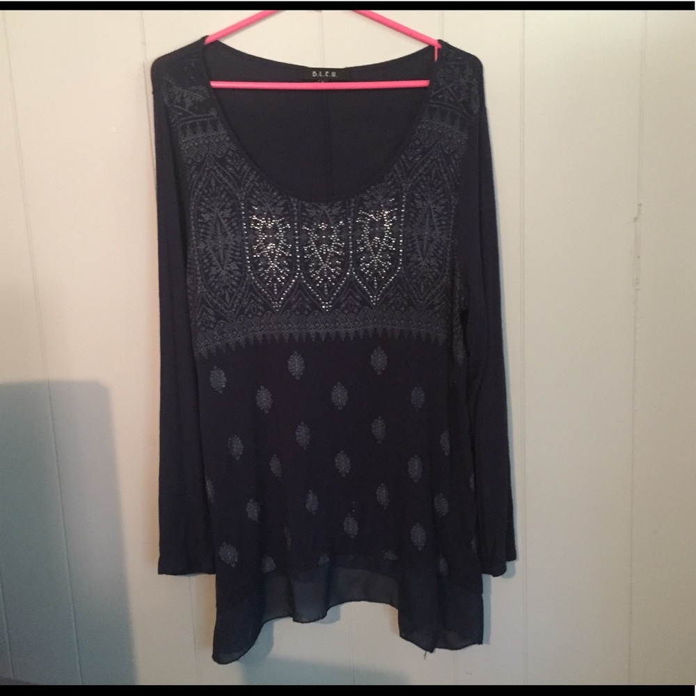 Thin 3/4 sleeve top from B.L.E.U